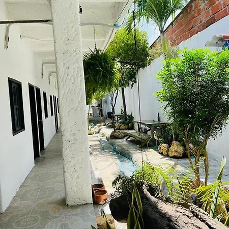 Tr-v1d De Cerca Al Castillo San Felipe Con Ventilador, Piscina Y Wifi *