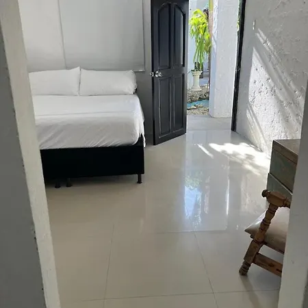 Tr-v1d De Cerca Al Castillo San Felipe Con Ventilador, Piscina Y Wifi Apartamento